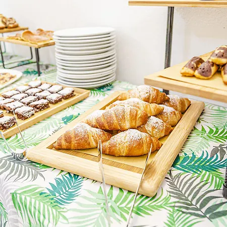 Ben ホテル チェゼナーティコ