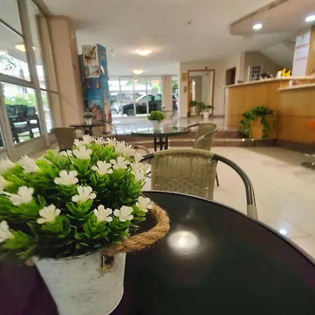 Ben Hotel